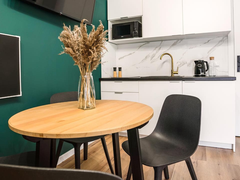 Natural landscape, TV and multimedia, Coffee/tea facilities, Kitchen or kitchenette, Living room, Dining area, Communal kitchen, minibar
