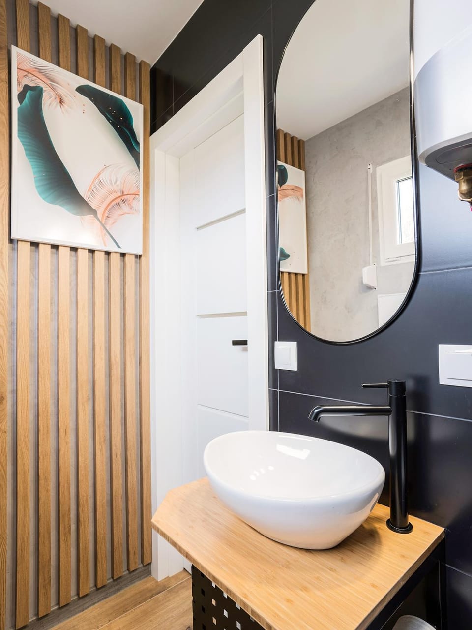 Shower, Toilet, Bathroom, Photo of the whole room, acessibility