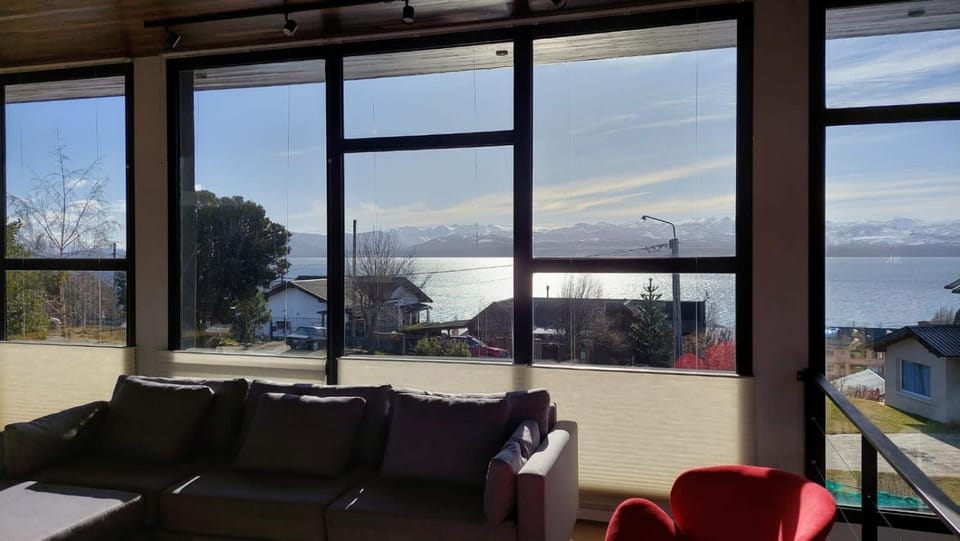Casa Moderna con Vista al Lago House in San Carlos Bariloche