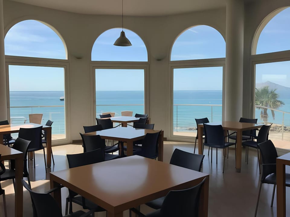 Restaurant/places to eat, Sea view
