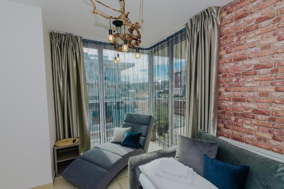 View (from property/room), Balcony/Terrace, Living room, Seating area