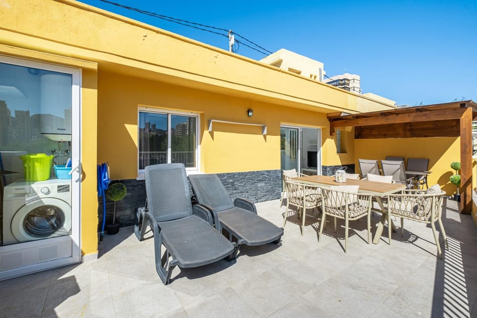 Day, Balcony/Terrace, Living room, Dining area, sunbed, washing machine