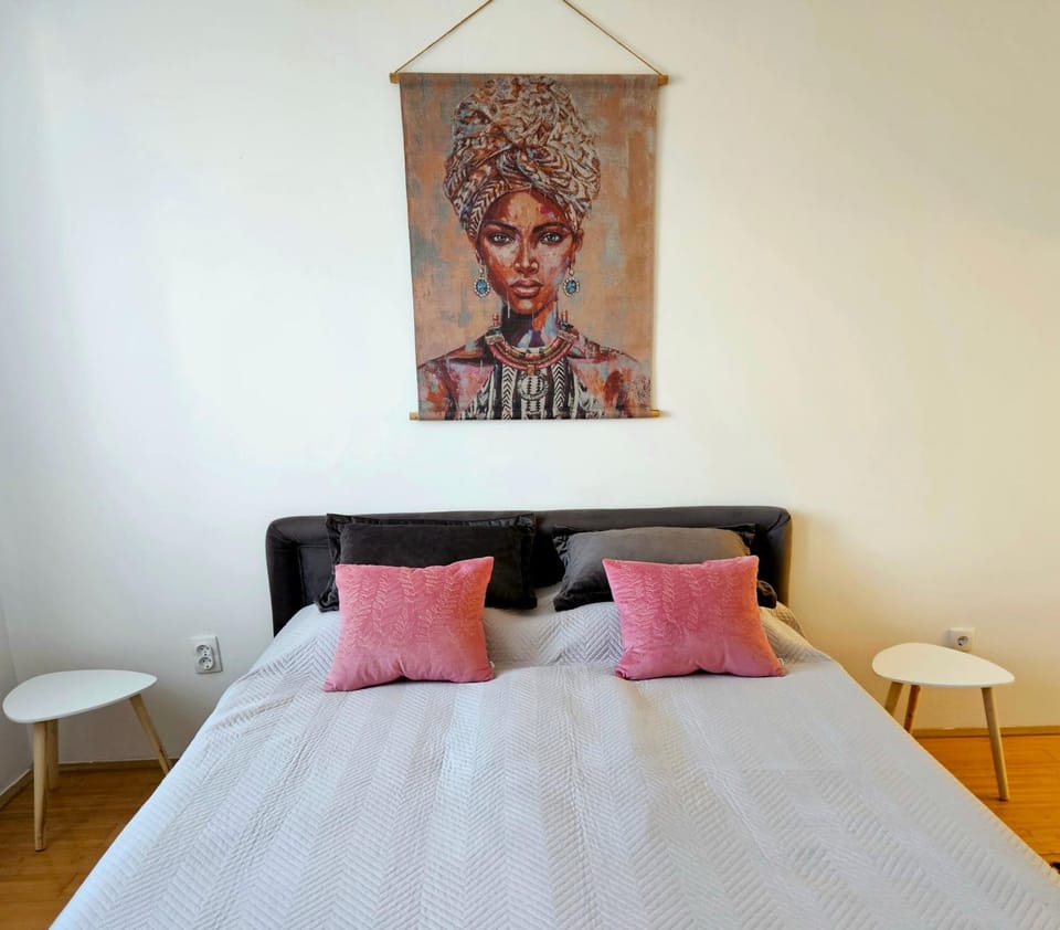 Bed, Decorative detail, Decorative detail