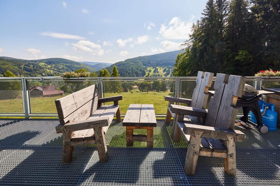 Natural landscape, Balcony/Terrace, Mountain view, furniture, pet friendly