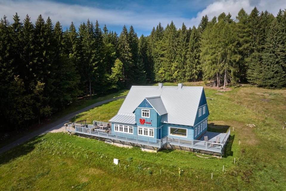 Property building, Spring, View (from property/room), Pets, pet friendly