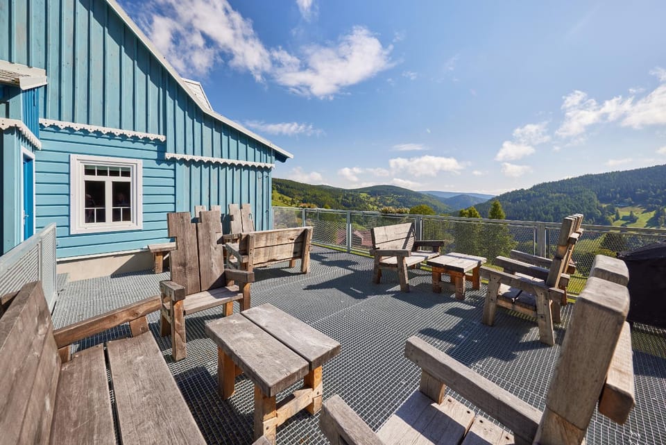 View (from property/room), Balcony/Terrace, Mountain view, pet friendly