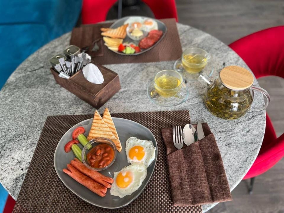 Breakfast, Breakfast