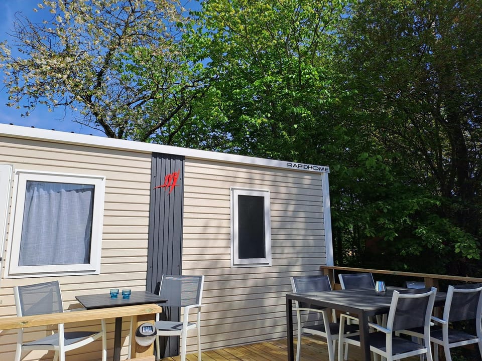 Property building, Patio