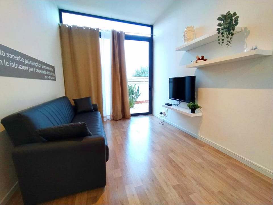 Communal lounge/ TV room, Communal lounge/ TV room, Living room
