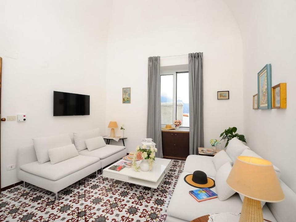 Living room, Photo of the whole room, Decorative detail, Seating area