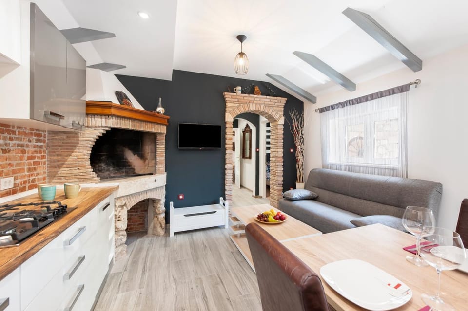 BBQ facilities, Living room, Photo of the whole room, Dining area