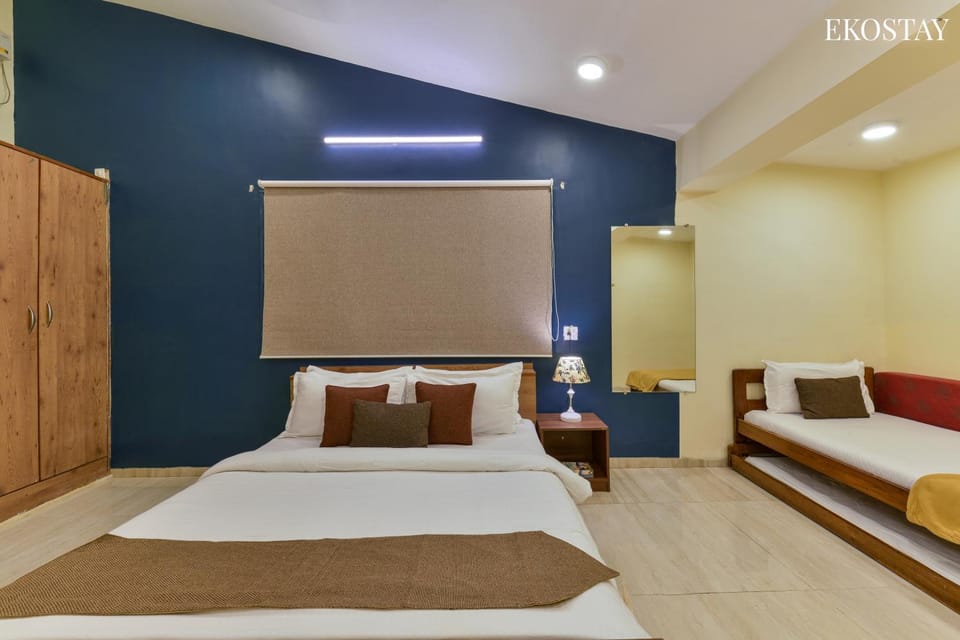 Bed, Photo of the whole room, Bedroom, wardrobe