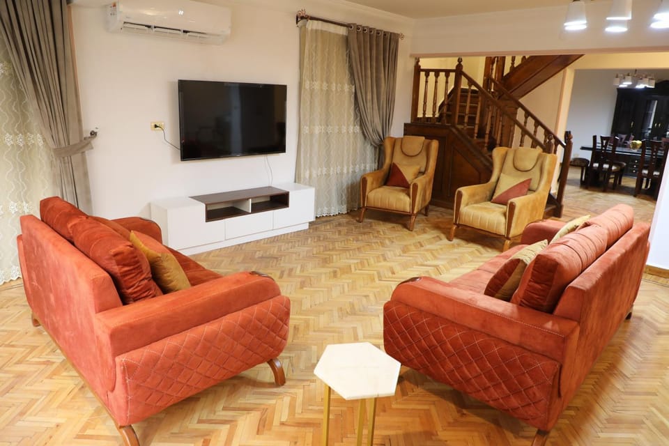 TV and multimedia, Living room, Seating area