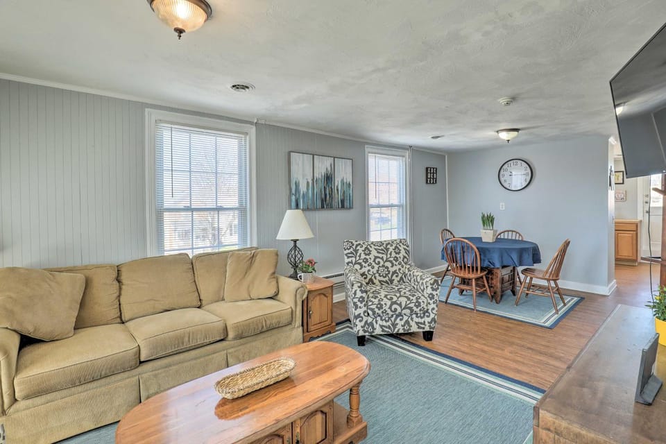 Downtown Canandaigua Apt: 1 Mi to Lake & Pier! Apartment in Canandaigua Lake
