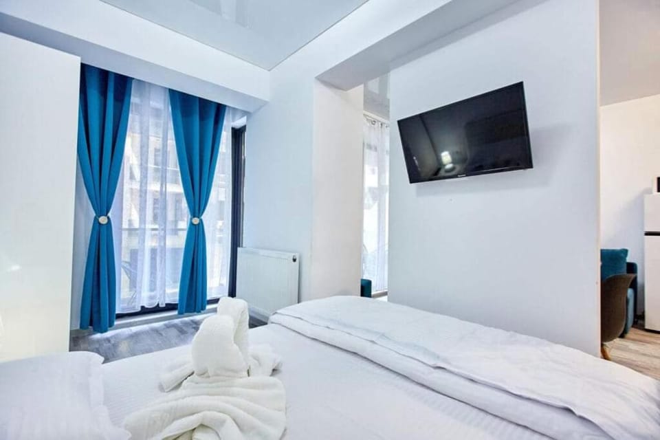 Communal lounge/ TV room, Bed, TV and multimedia, Photo of the whole room, Evening entertainment, Bedroom, towels