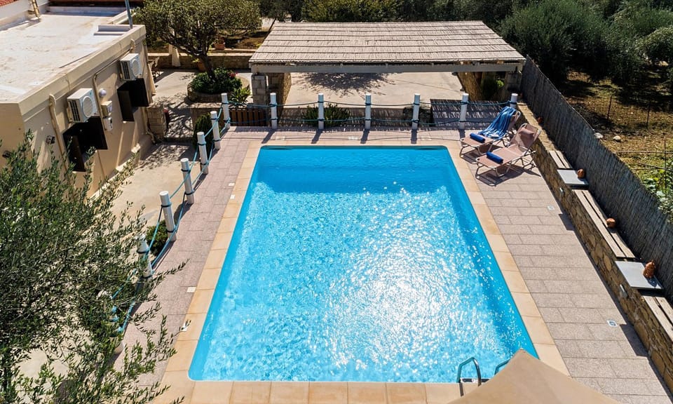 Patio, Pool view, Swimming pool, sunbed