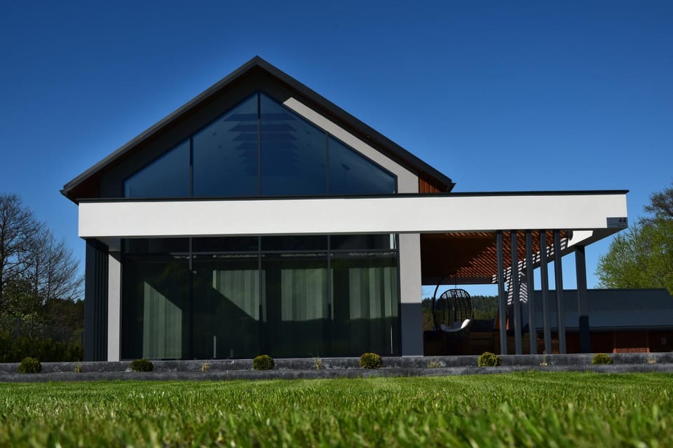 Property building, Facade/entrance, Garden