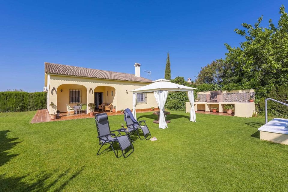 Property building, BBQ facilities, Garden