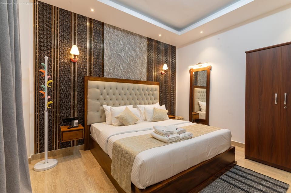 Bed, Photo of the whole room, Bedroom, wardrobe