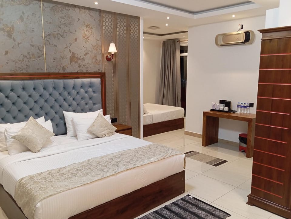 Twin Villa Red - Luxury Villa with Mountain View Hotel in Nuwara Eliya