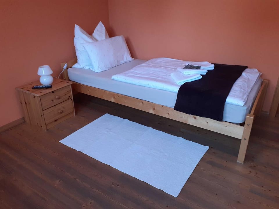 Bed, Photo of the whole room