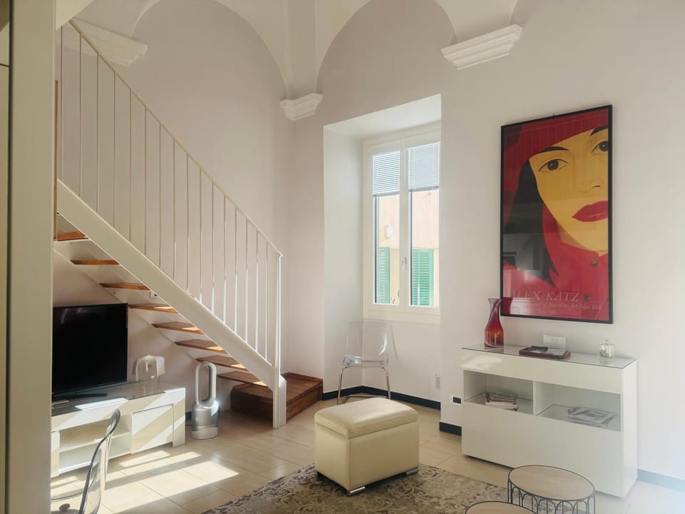 kaDevi Sanremo -centralissimo, parcheggio gratuito, bici- Apartment in Sanremo