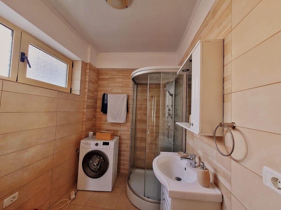 Shower, Bathroom, washing machine