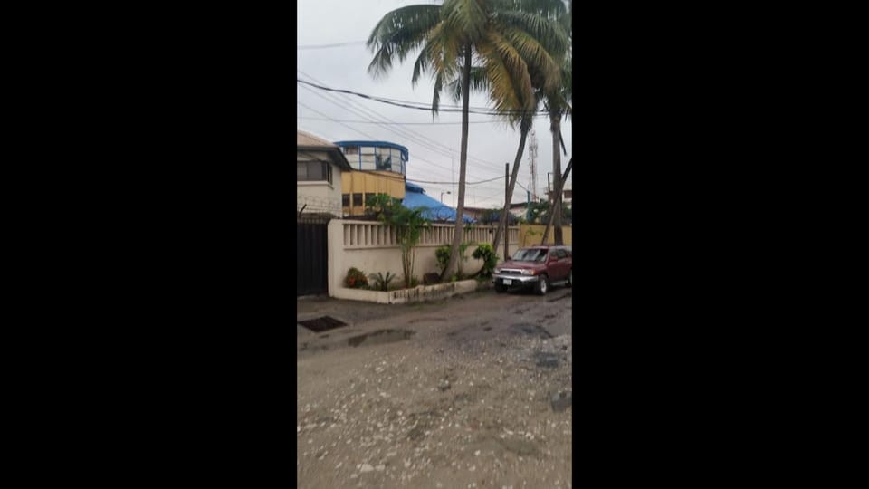 Divine Fountain Hotel - Guest Room Bed and Breakfast in Lagos