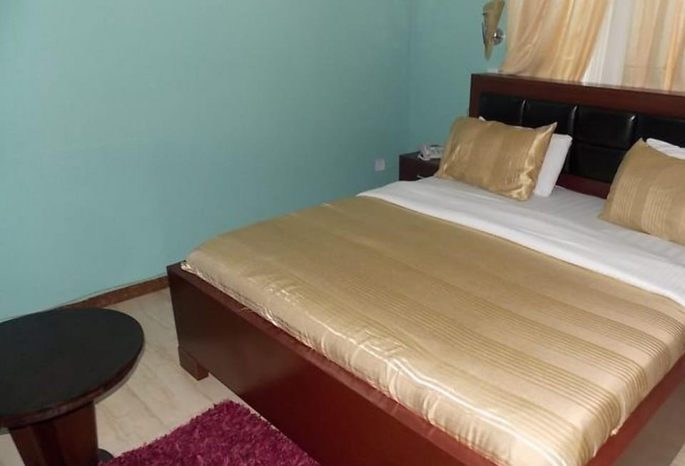 Dublina Hotels - Guest Room Bed and Breakfast in Nigeria