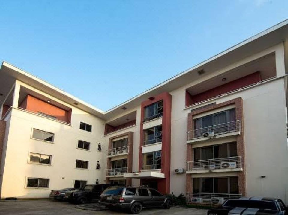 Goosepen 3 Bedrooms Apartment Nature lodge in Lagos