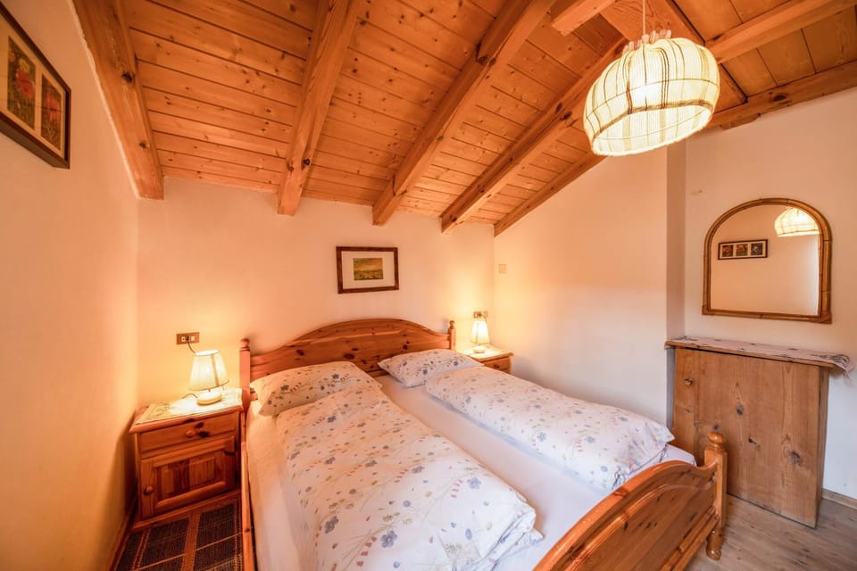 Property building, Living room, Bedroom