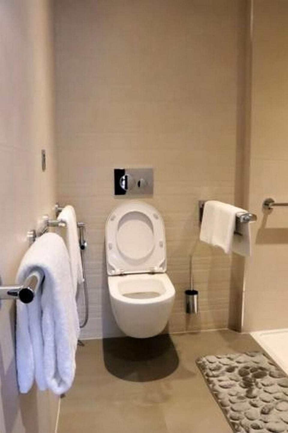 Leola Hotel, Lagos-Guest Room Bed and Breakfast in Lagos