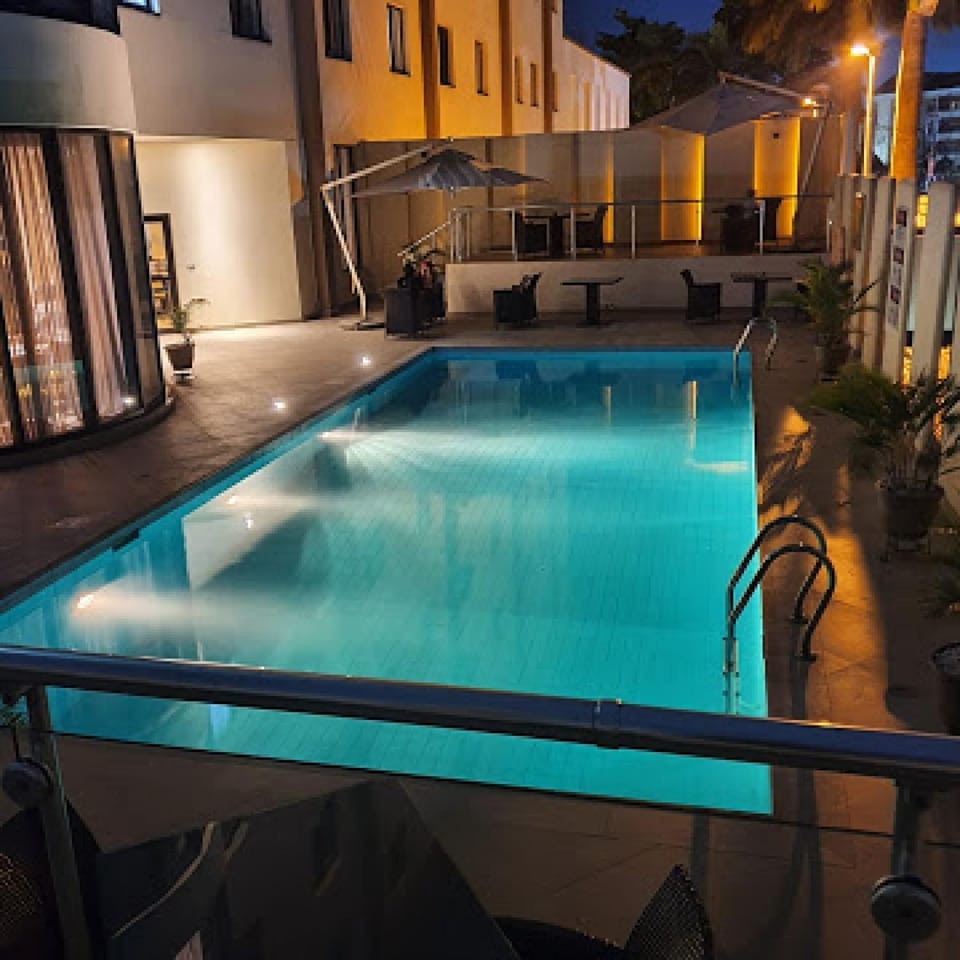 Swimming pool