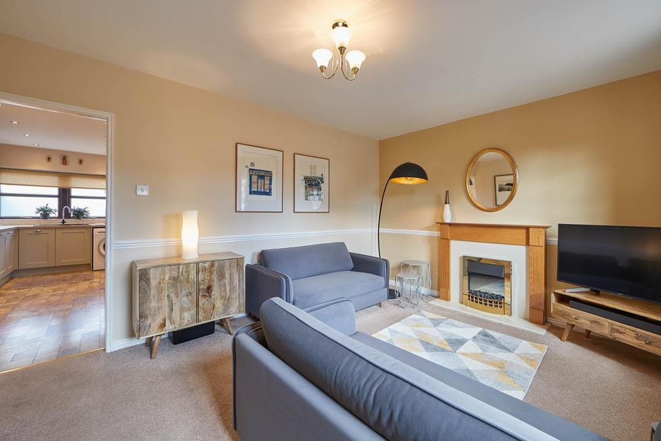 TV and multimedia, Living room, Seating area