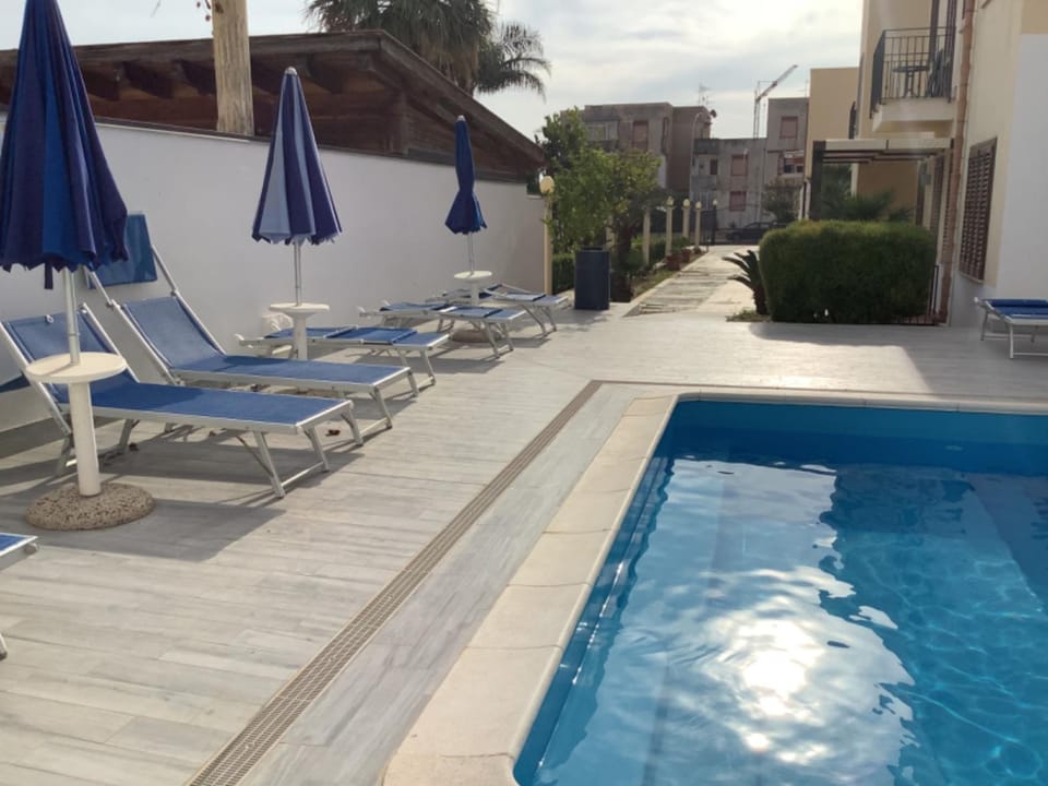 Balcony/Terrace, Swimming pool