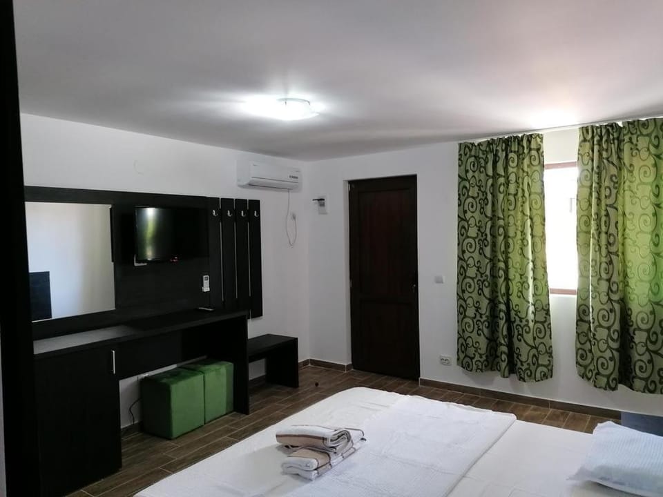 TV and multimedia, Photo of the whole room