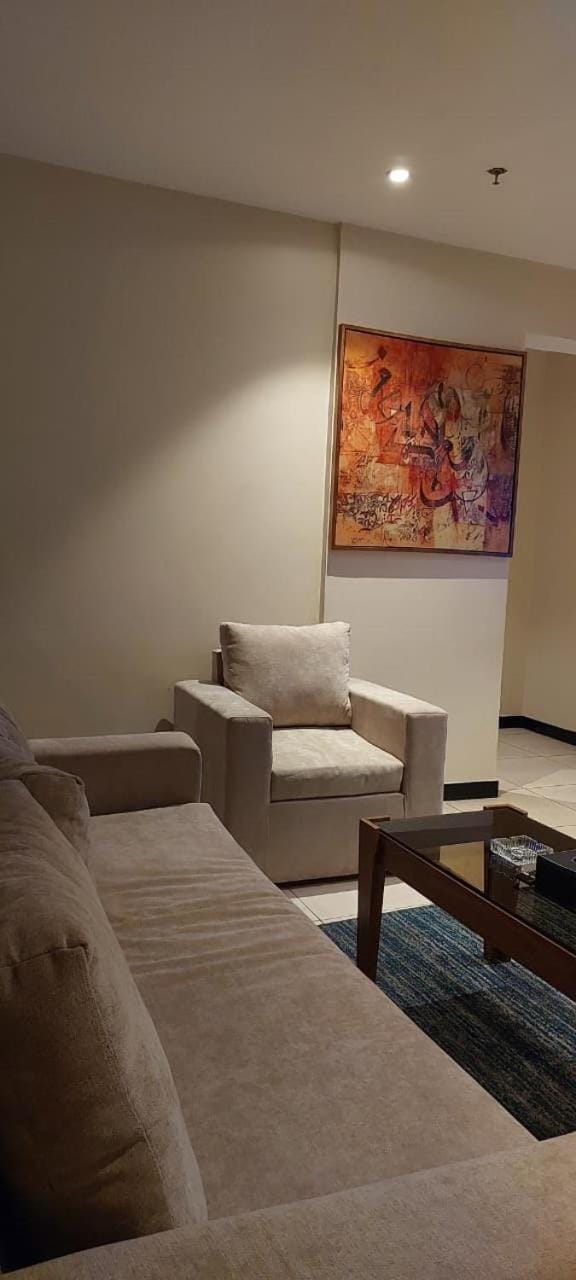 المهيدب للشقق المخدومه البوادي Hotel in Jeddah