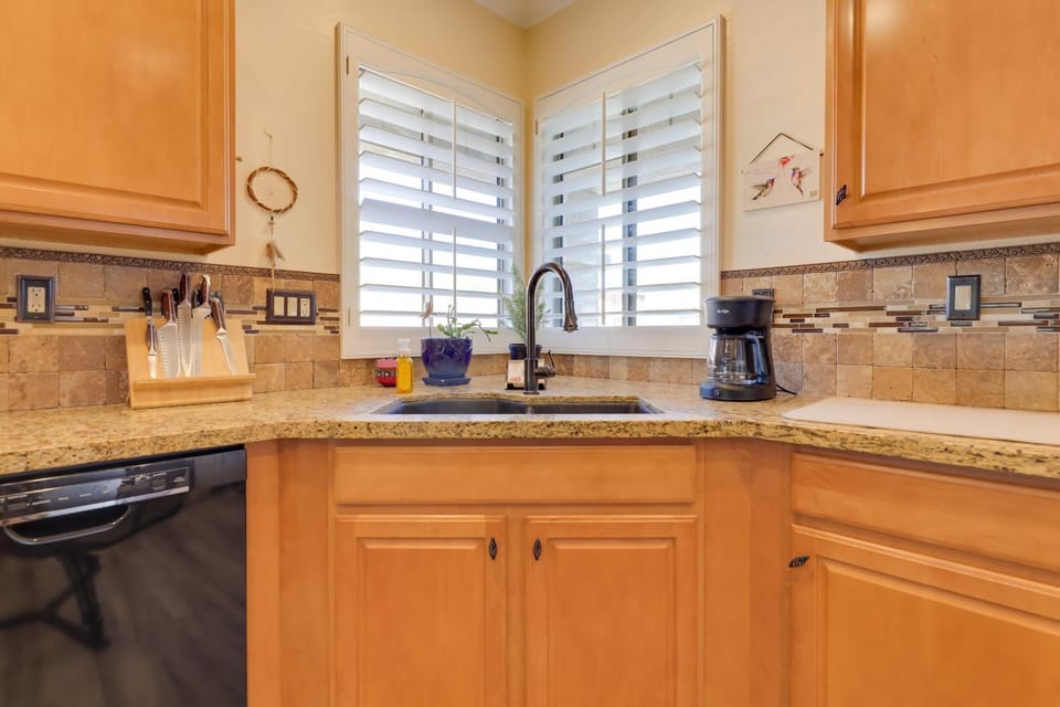 Furnished Patio, Fire Pit: Peaceful Anthem Home! House in Anthem