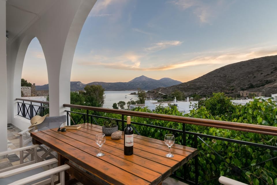 View (from property/room), Balcony/Terrace, City view, Sea view