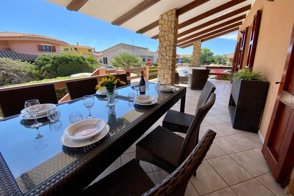 View (from property/room), Balcony/Terrace, Dining area