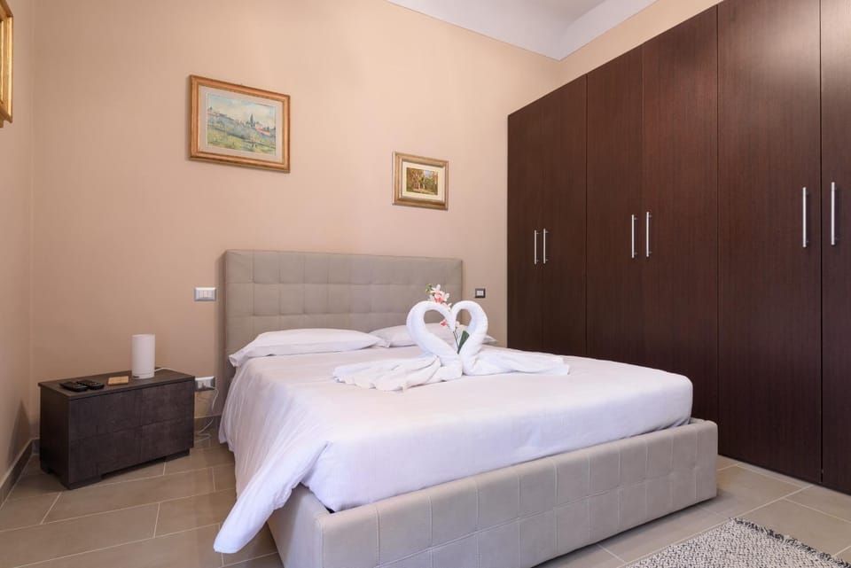 Bed, Decorative detail, Bedroom