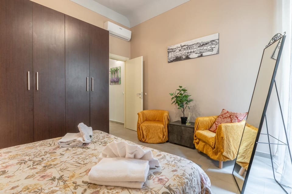 Bed, Photo of the whole room, Bedroom, towels, wardrobe
