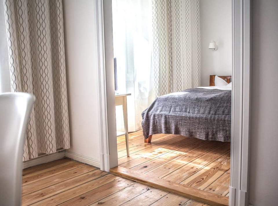 Bed, Photo of the whole room, Decorative detail, Bedroom