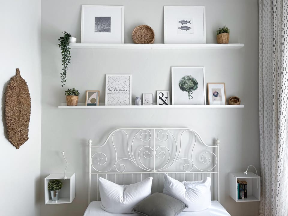 Bed, Photo of the whole room, Decorative detail, Bedroom