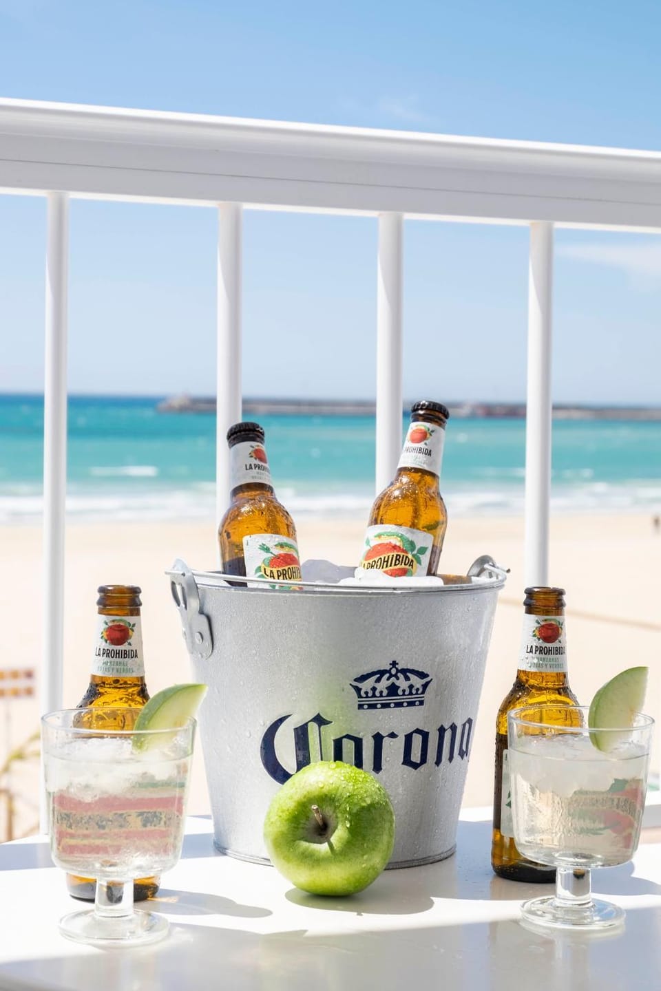 Food close-up, Balcony/Terrace, Sea view, Drinks, Alcoholic drinks