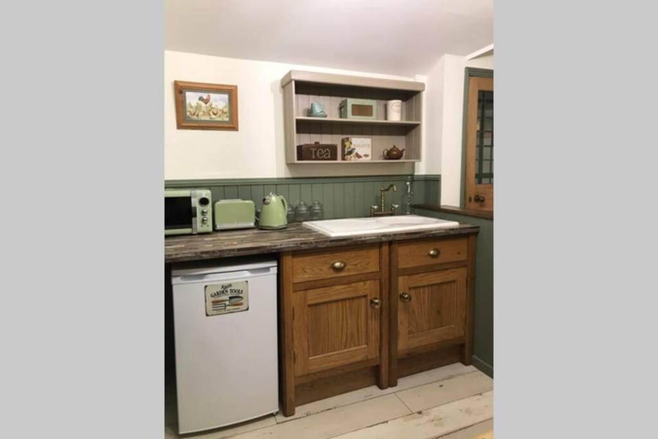 Coffee/tea facilities, Kitchen or kitchenette