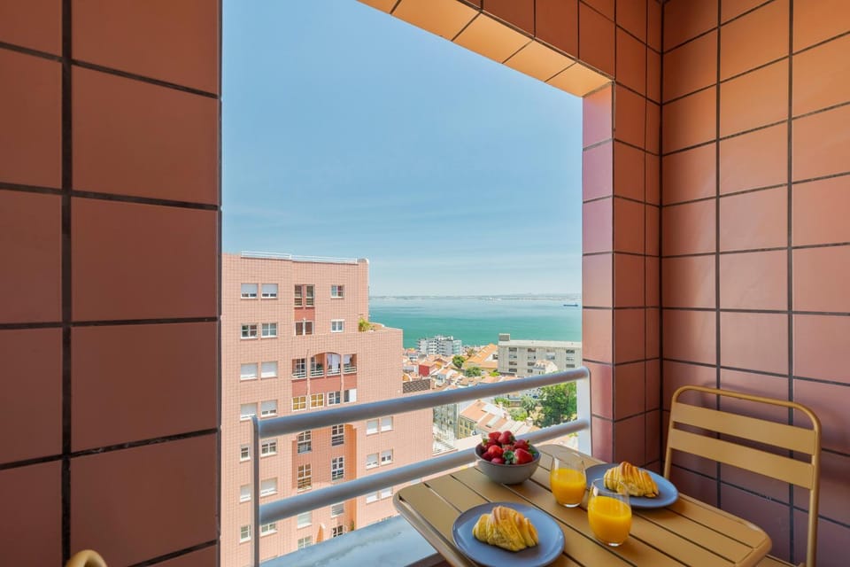 Bela Vista River View Apartment in Lisbon