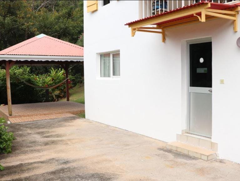Patio, Facade/entrance