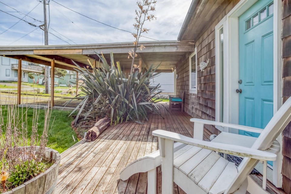 Seaview Cottage House in Lincoln City
