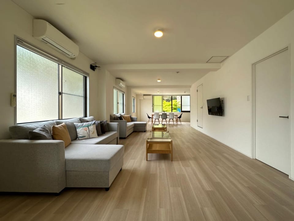b hotel Kaniwasou 201 2BR Apt, Near Itsukushima Shrine, For 12 Ppl Apartment in Hiroshima